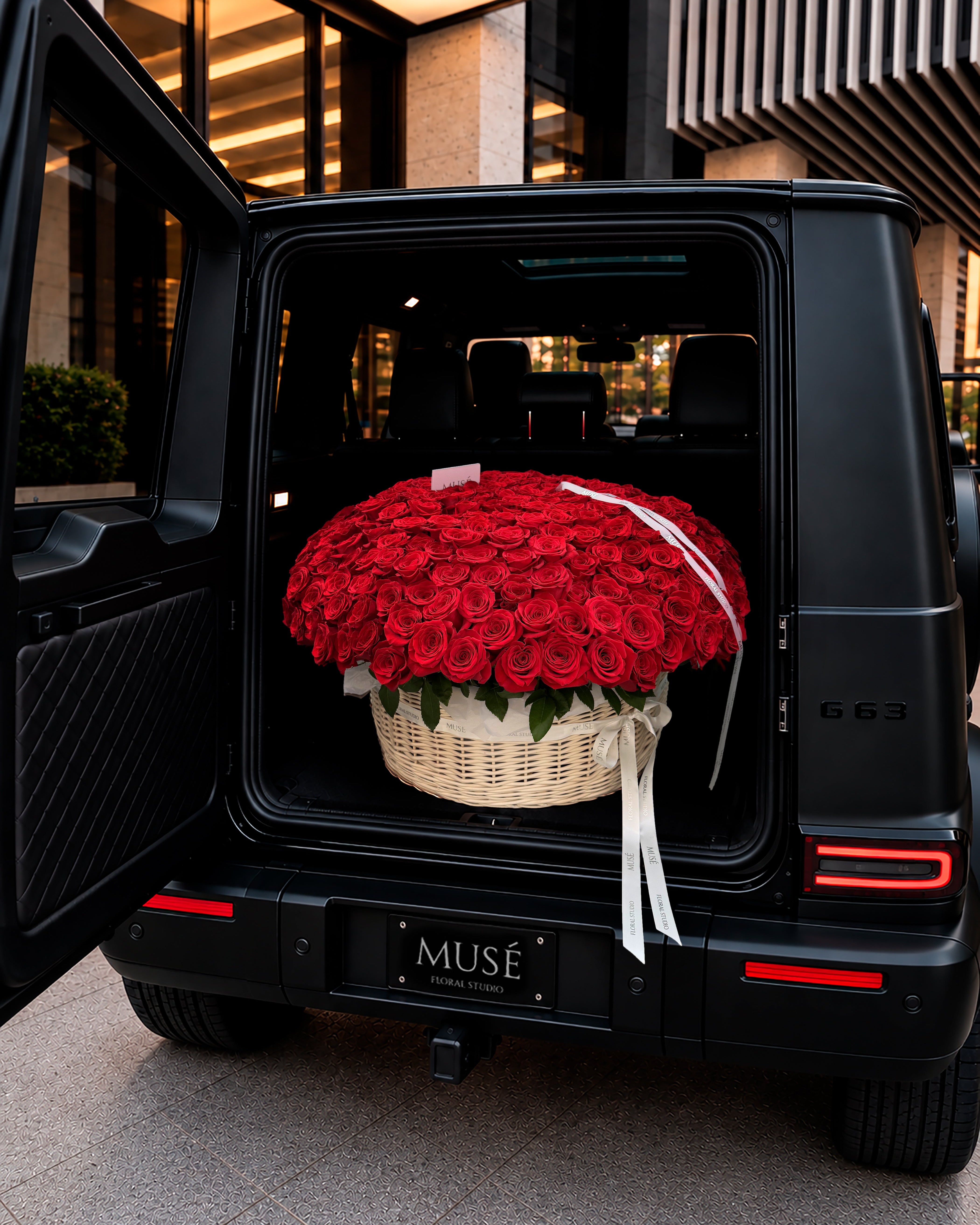 Muse 300 Red Rose Basket