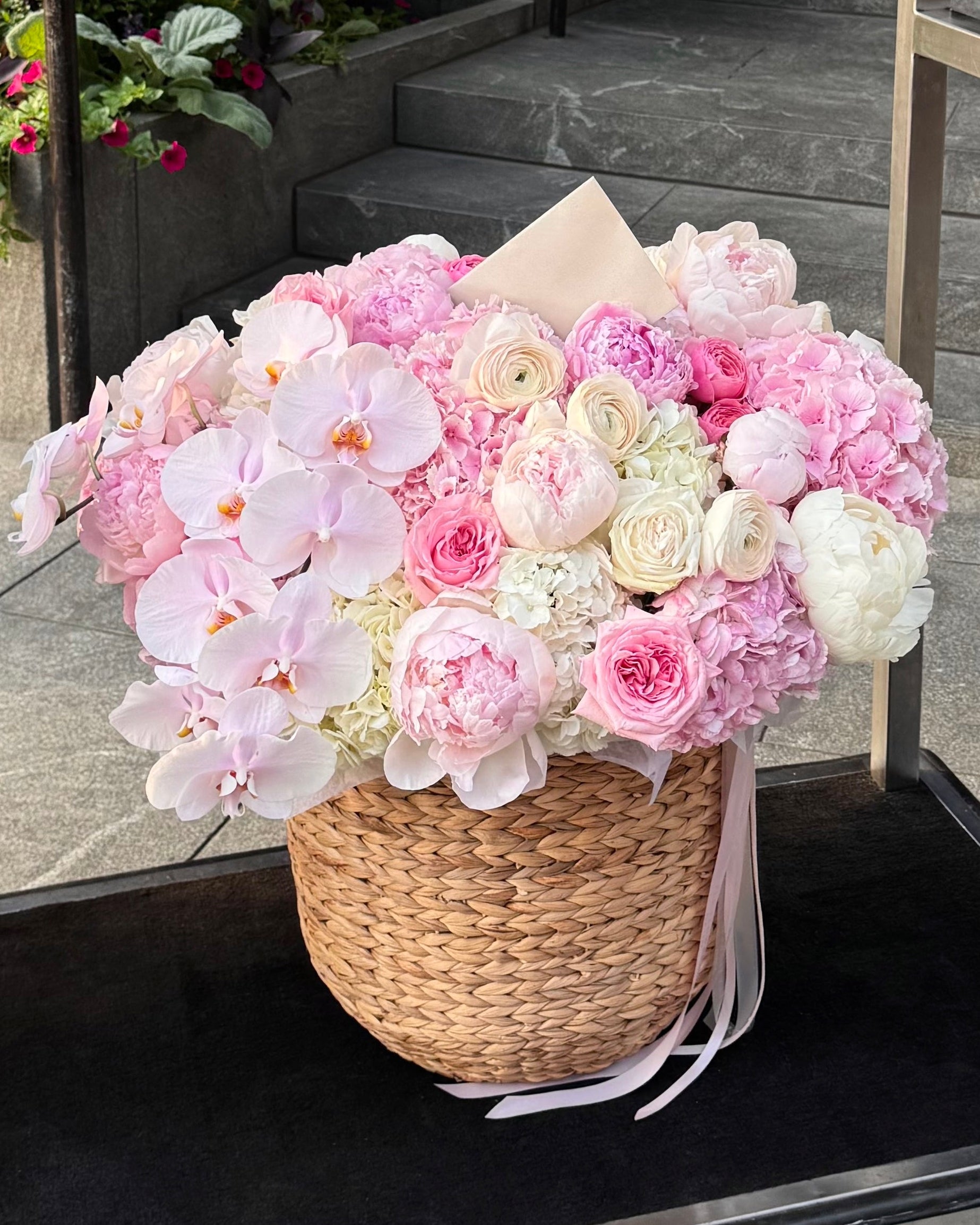 Deluxe Pastel Basket