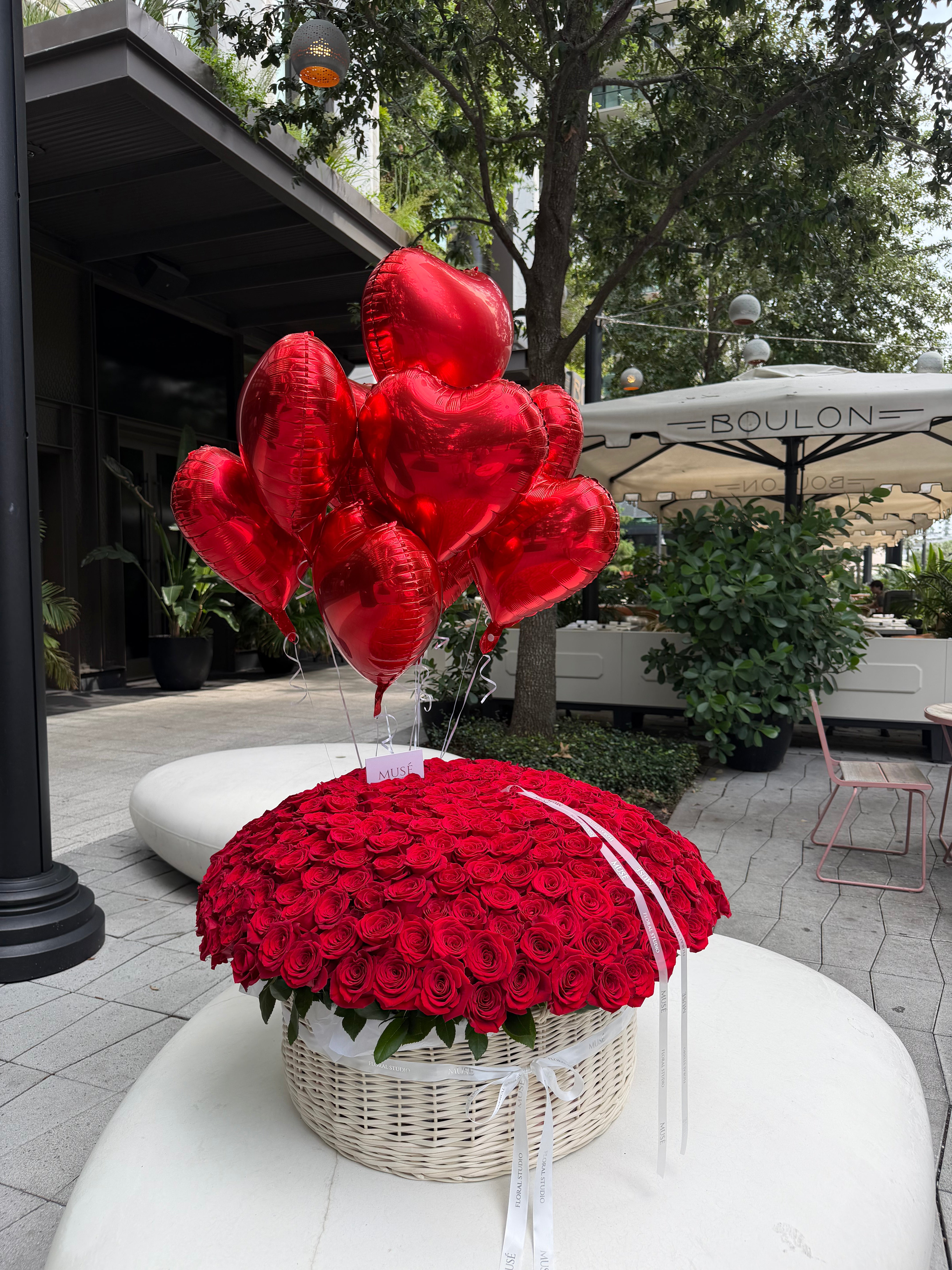Muse 300 Red Rose Basket
