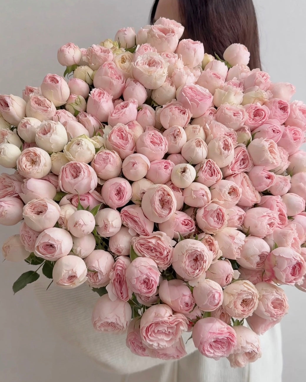 Muse Spray Garden Roses Basket