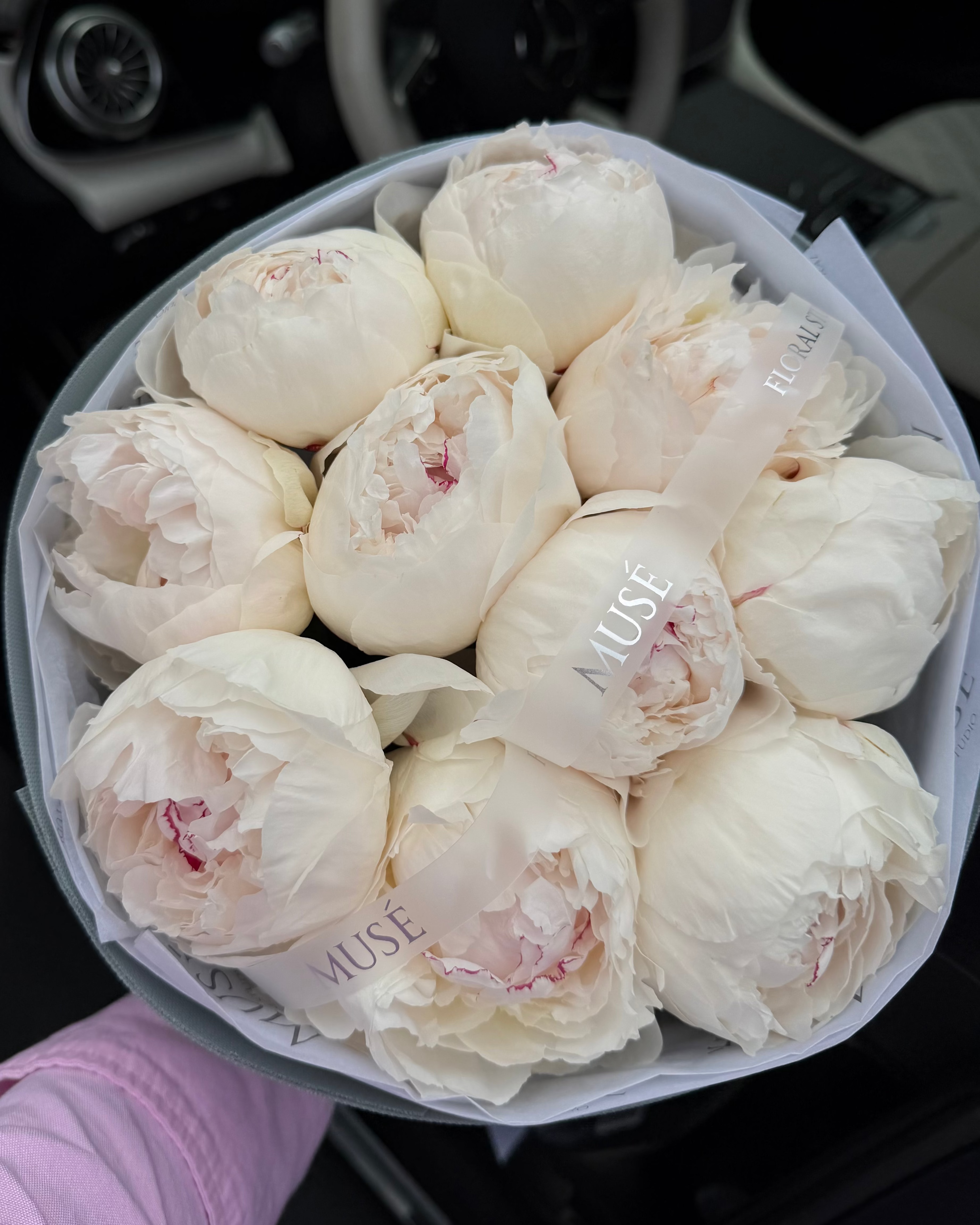 Muse Signature White Peonies