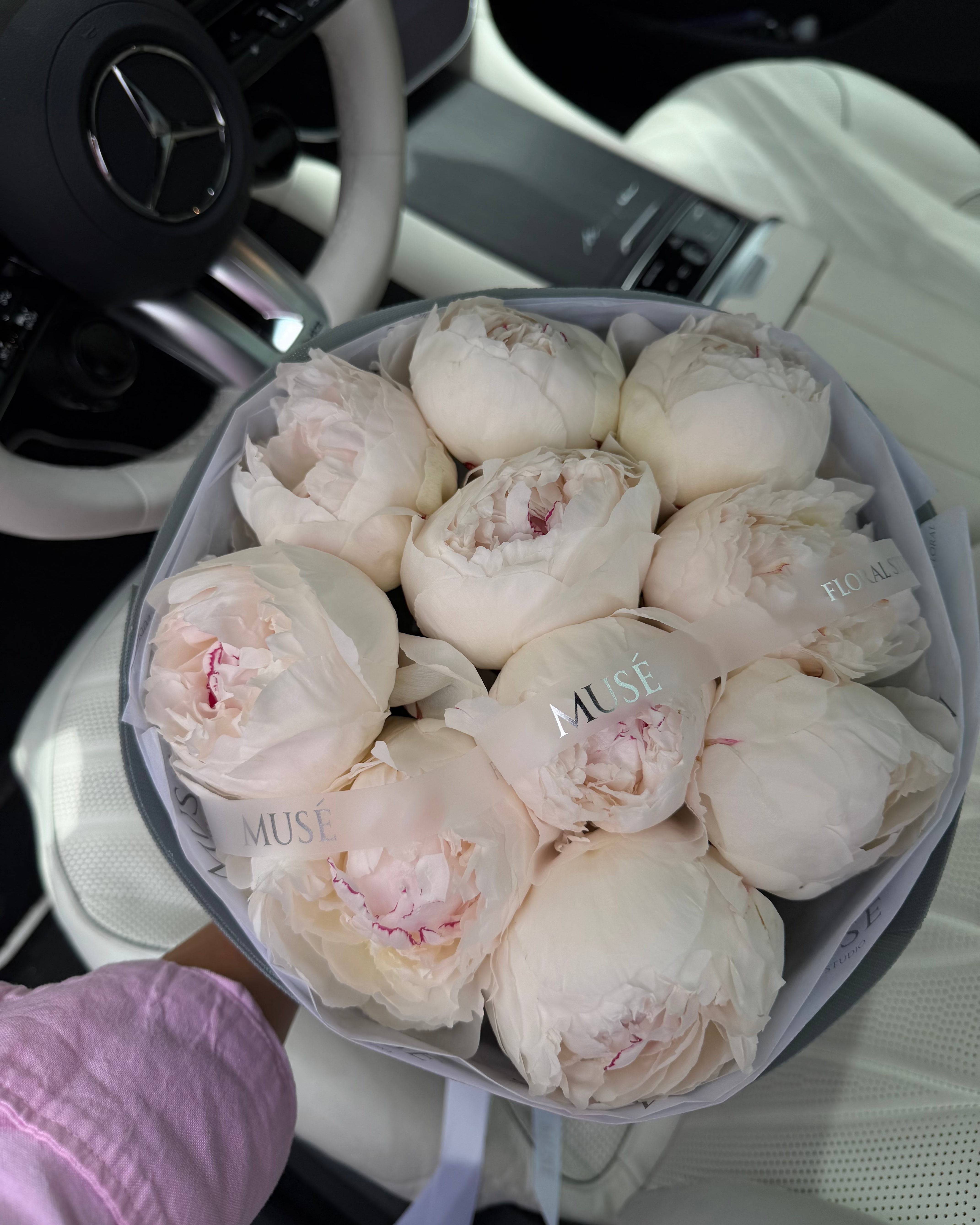 Muse Signature White Peonies